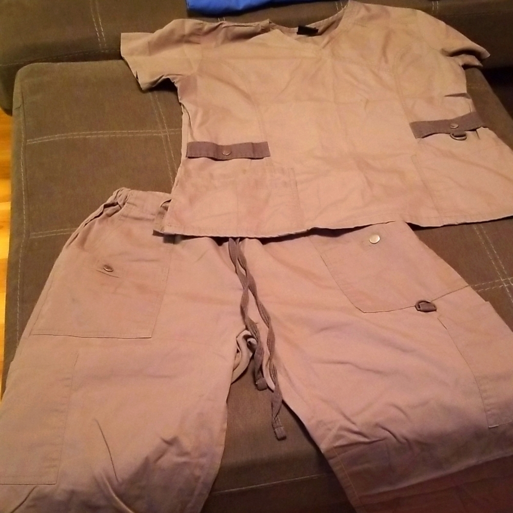 Medgear scrub set
